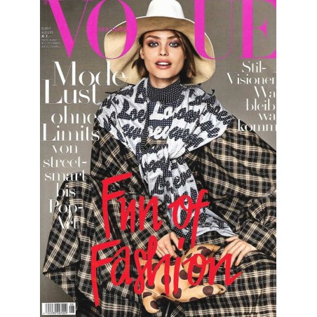 Vogue 8/August 2017 - Anna Cleveland Fun of Fashion